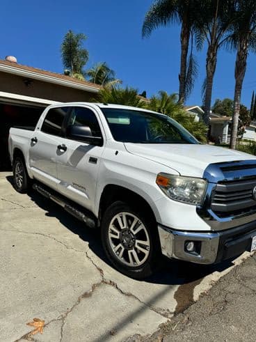 2015 Toyota Tundra SR5 5.7L V8